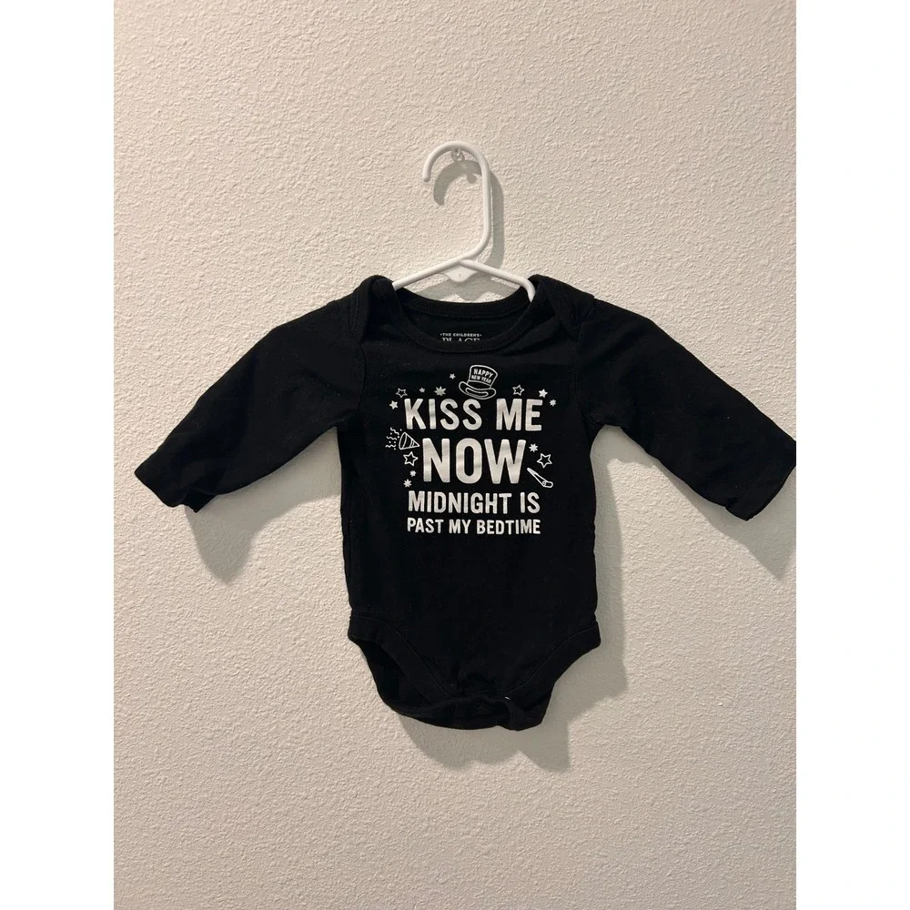The Childrens Place Baby Black Long Sleeve New Years‎ Onesie 0-3 Months